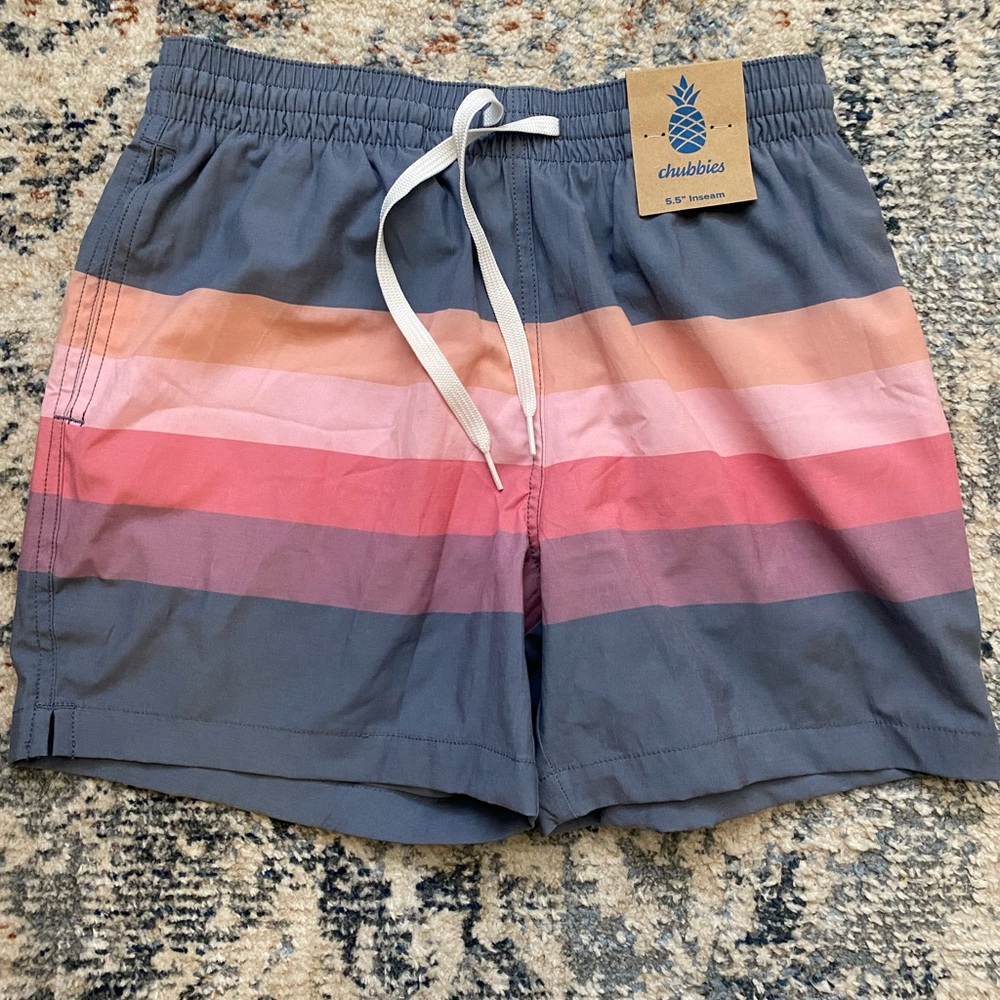 Men’s Chubbies small 5.5 inseam swimsuit “the sunset stripe” new with tags
